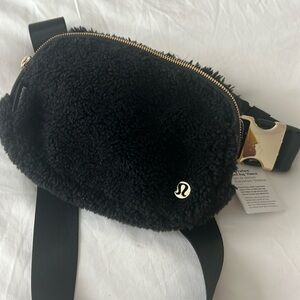 BRAND NEW- lululemon Sherpa belt bag!
